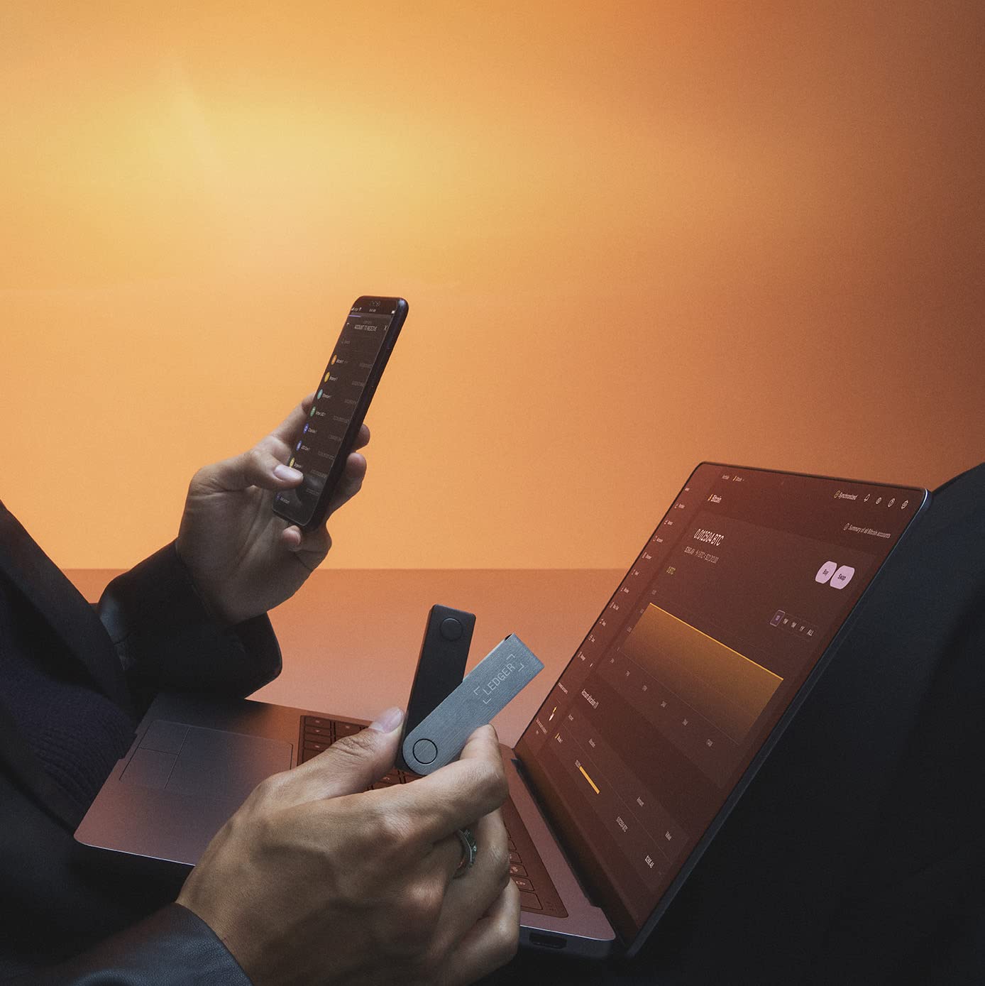 Ledger Nano X (Ónix Negro) - Protege y gestiona Tus cripto y NFTs Desde Cualquier Lugar con Nuestra Billetera de Hardware con Bluetooth®.